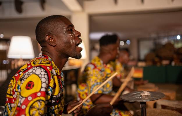 Local guides and entertainment