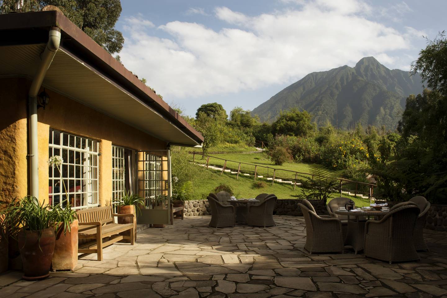 Sabyinyo Lodge